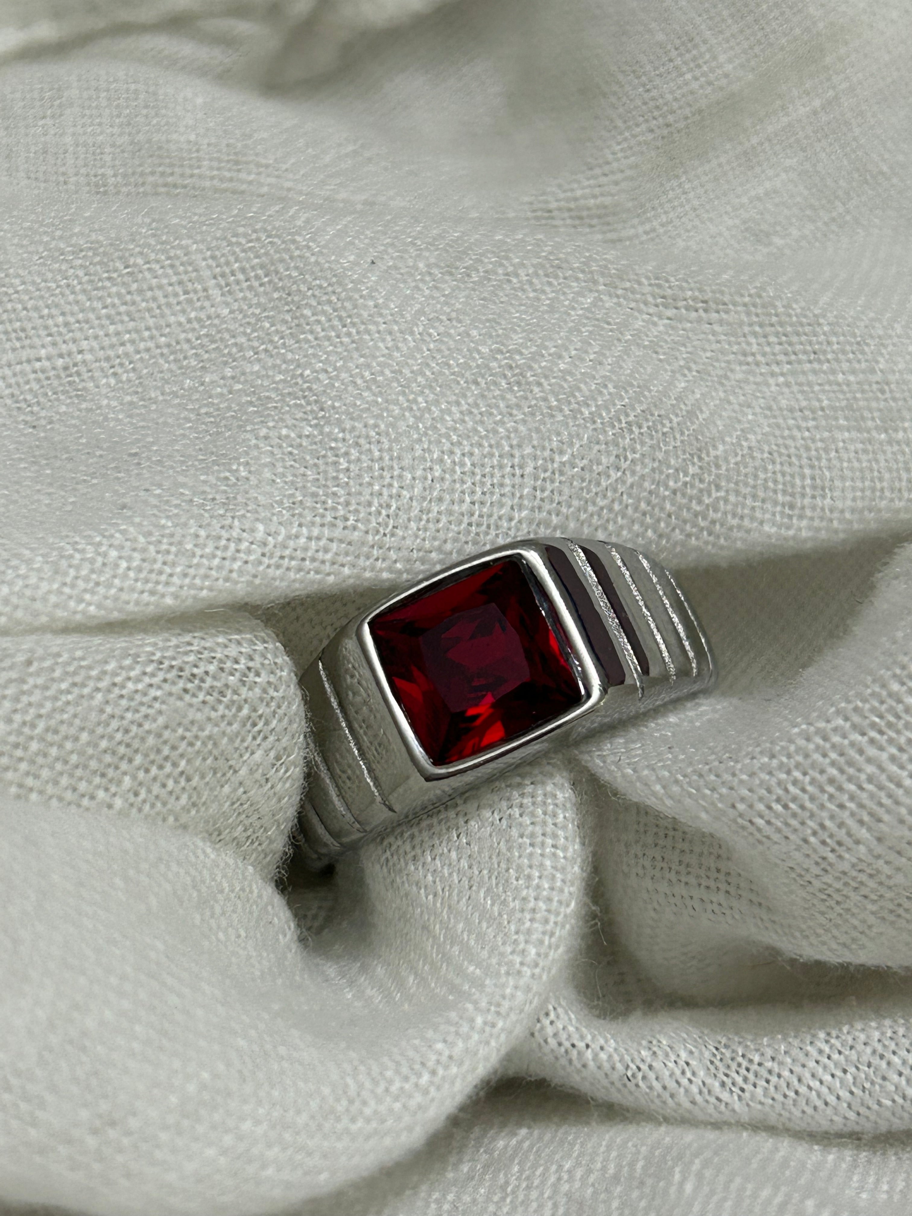 anillo de piedra