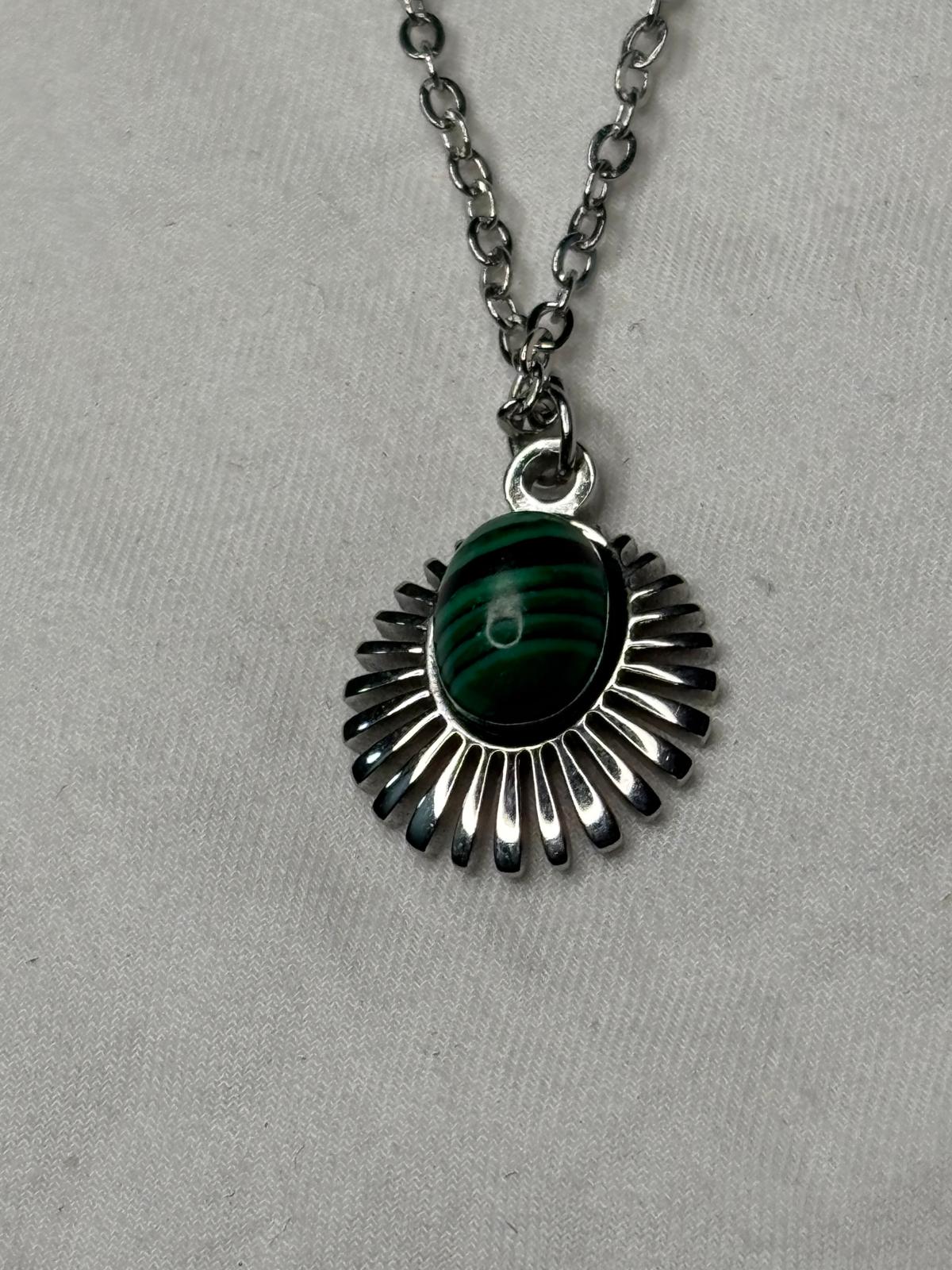 Collar Sol de Esmeralda