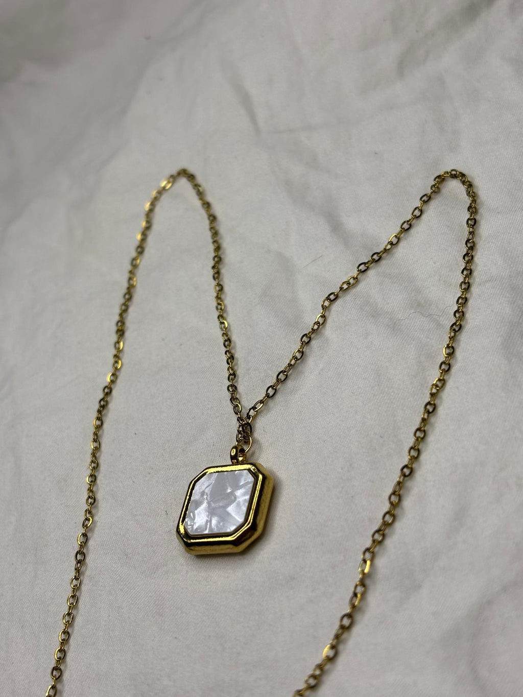 Collar Medalla Geométrica