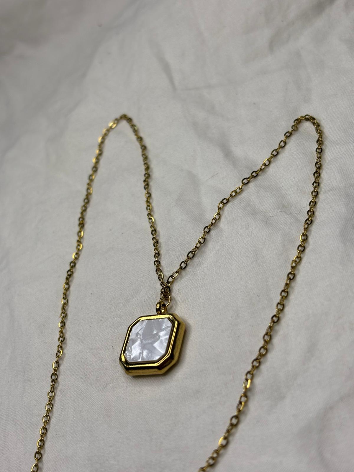 Collar Medalla Geométrica