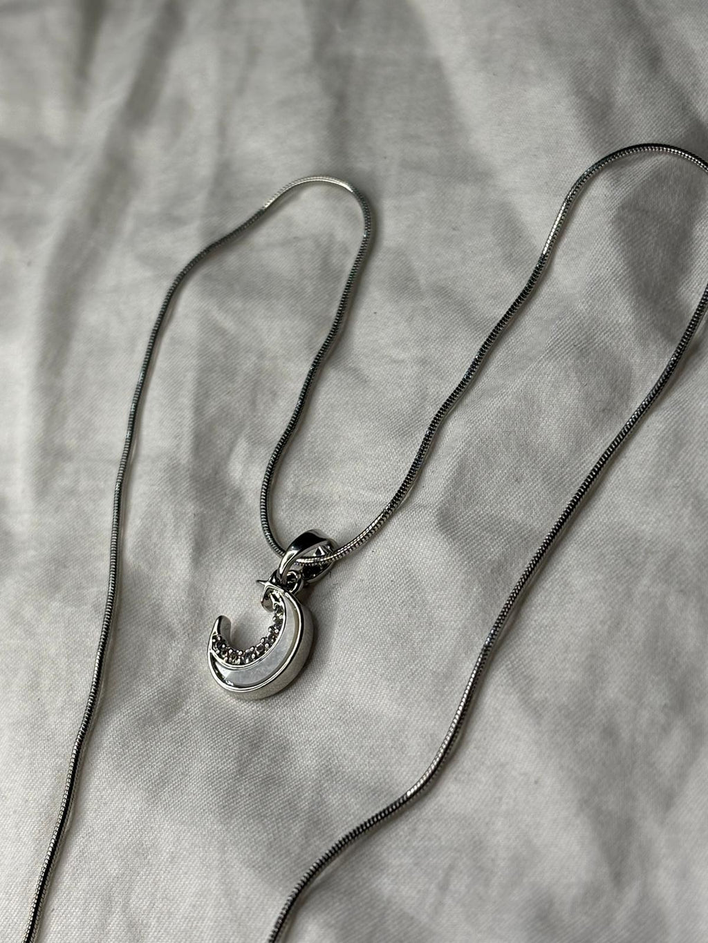 Collar Moon Nacar