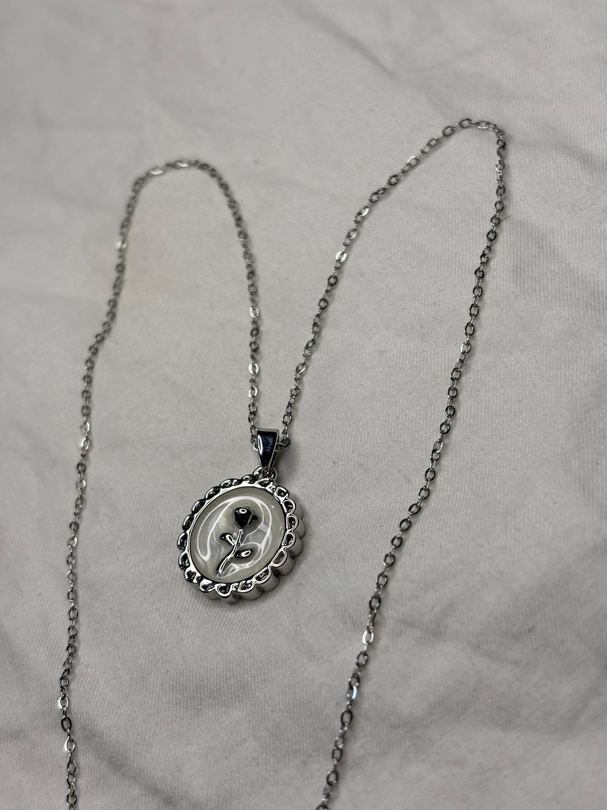Collar Rosa Vintage